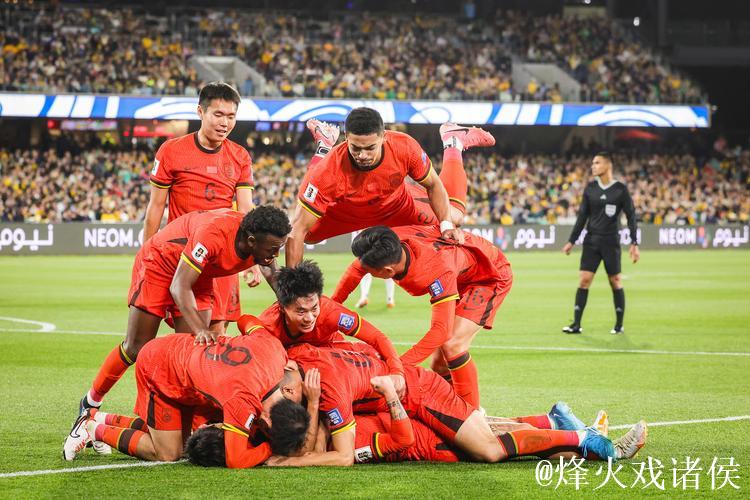 八队首战进球狂欢